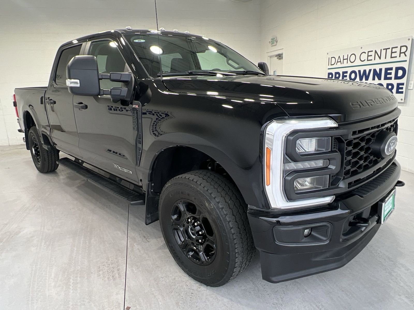 Used 2023 Ford F250 XL w/ STX Appearance Package image 2