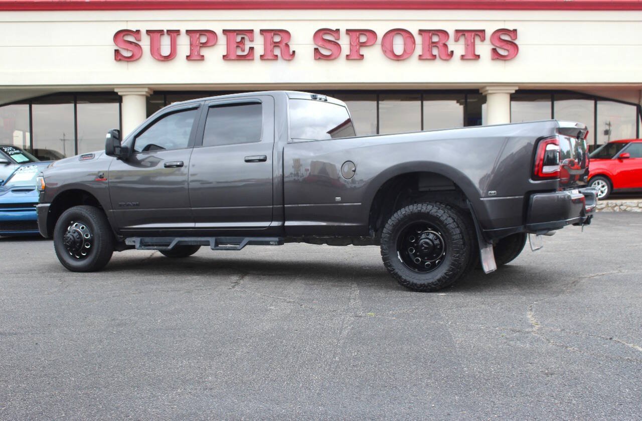 Used 2024 RAM 3500 Big Horn w/ Night Edition AWD/4WD image 5