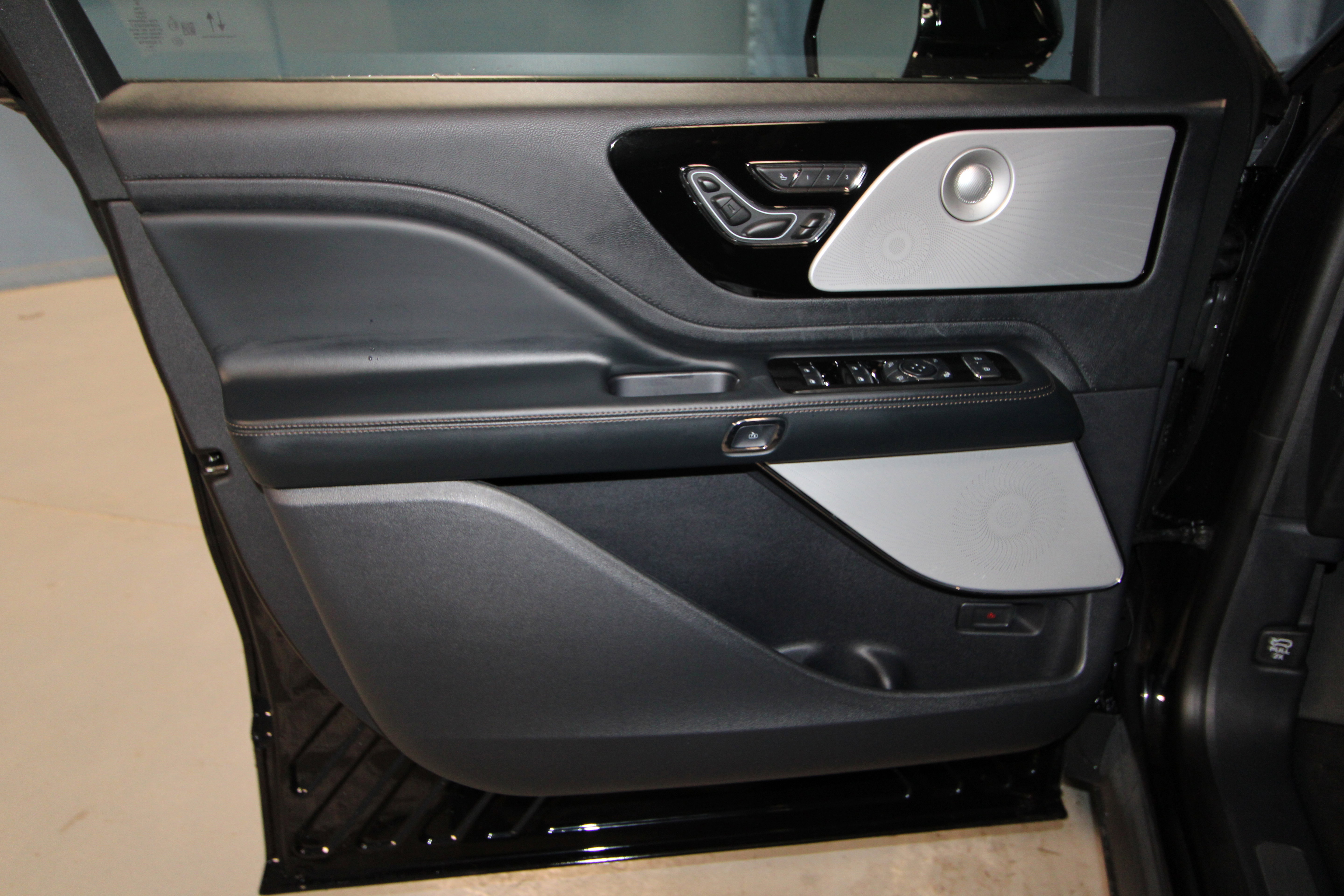 New 2026 Lincoln Aviator Reserve image 4