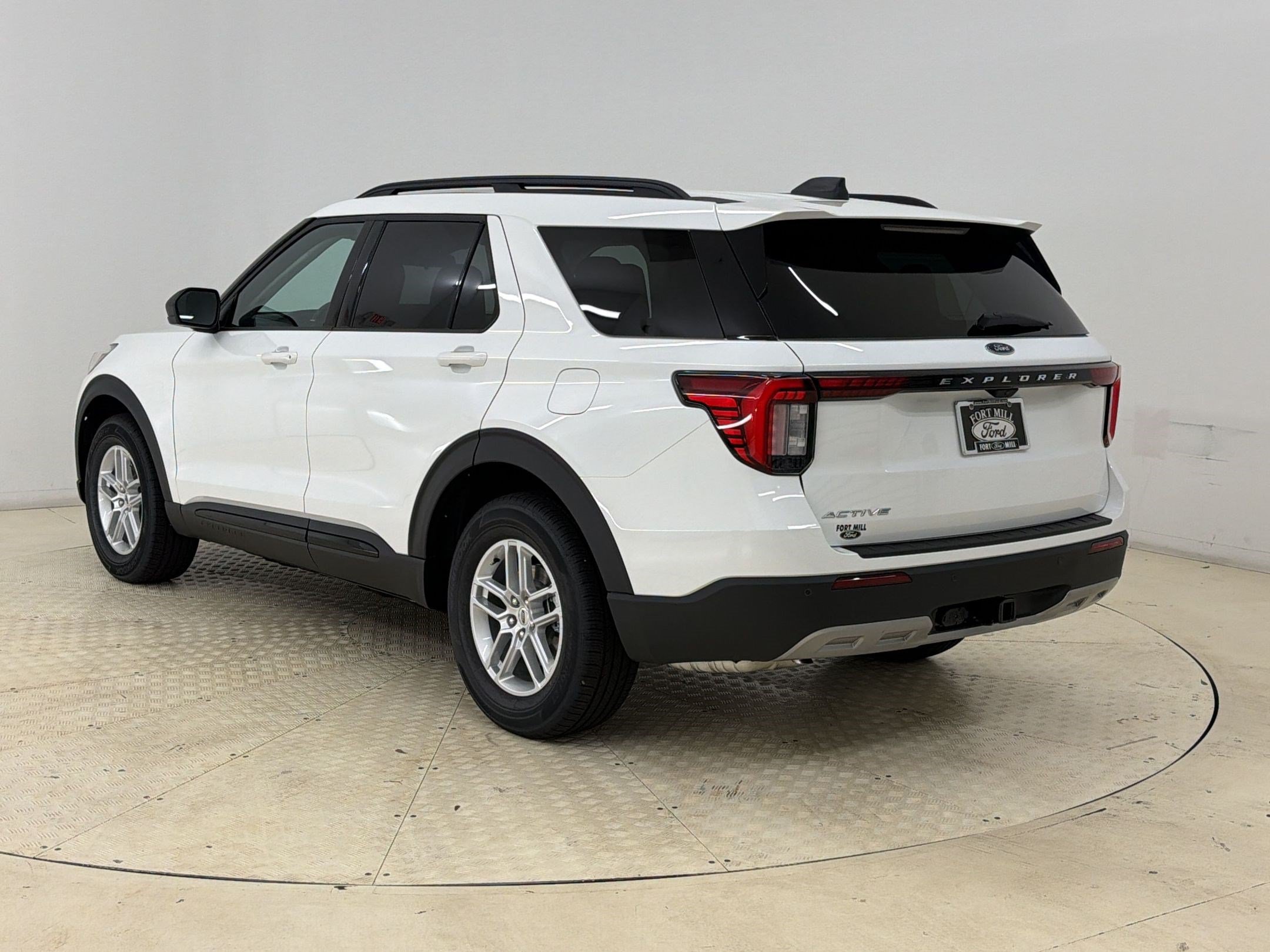 New 2026 Ford Explorer Active w/ Active Comfort Package RWD image 3