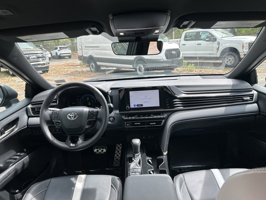 Used 2025 Toyota Camry SE w/ Convenience Package image 28
