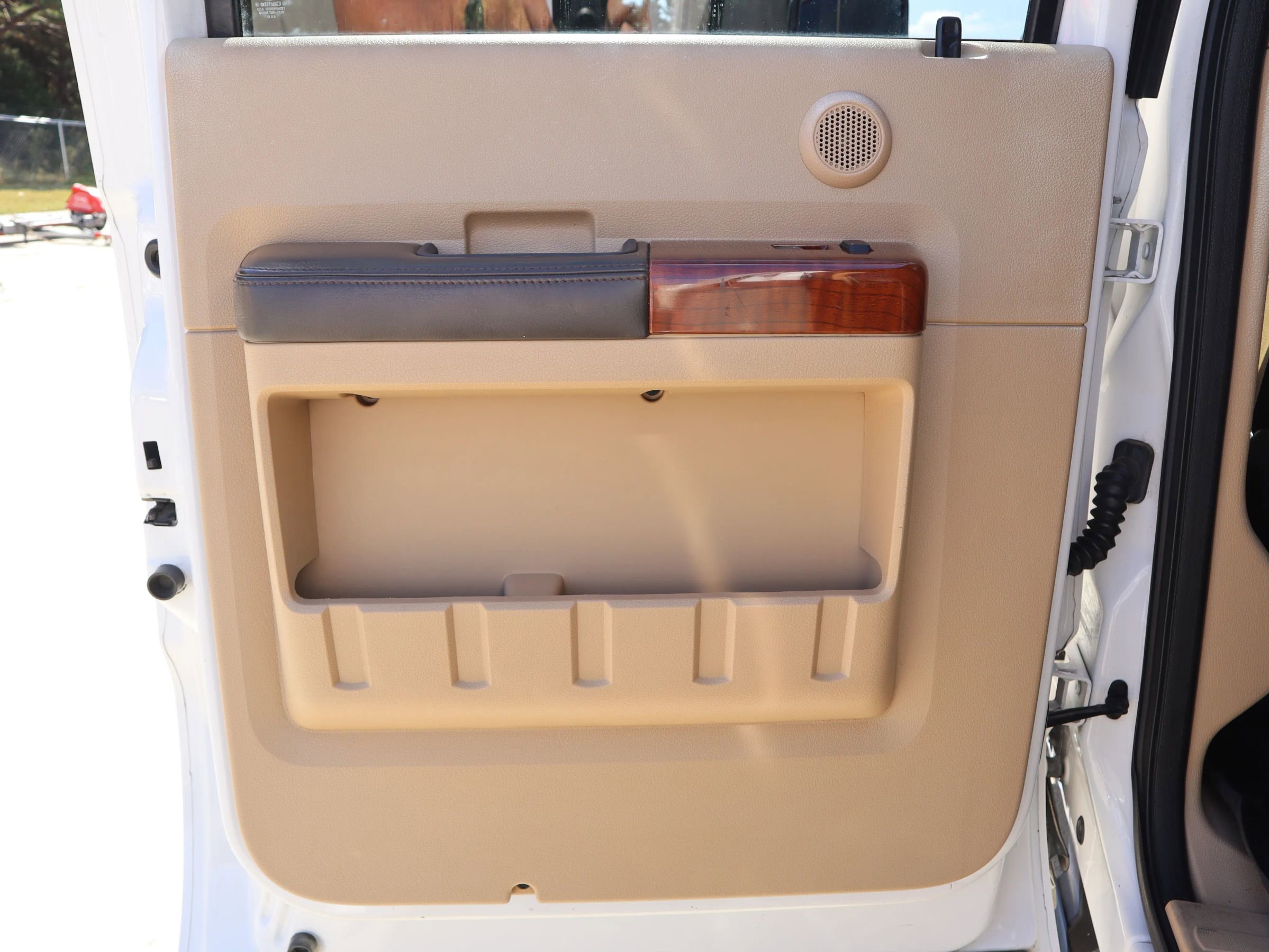 Used 2015 Ford F350 King Ranch w/ King Ranch w/Chrome Package image 30