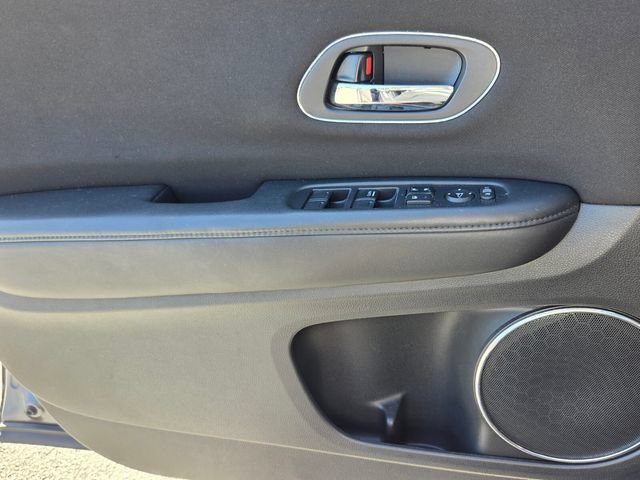 Used 2017 Honda HR-V EX image 29