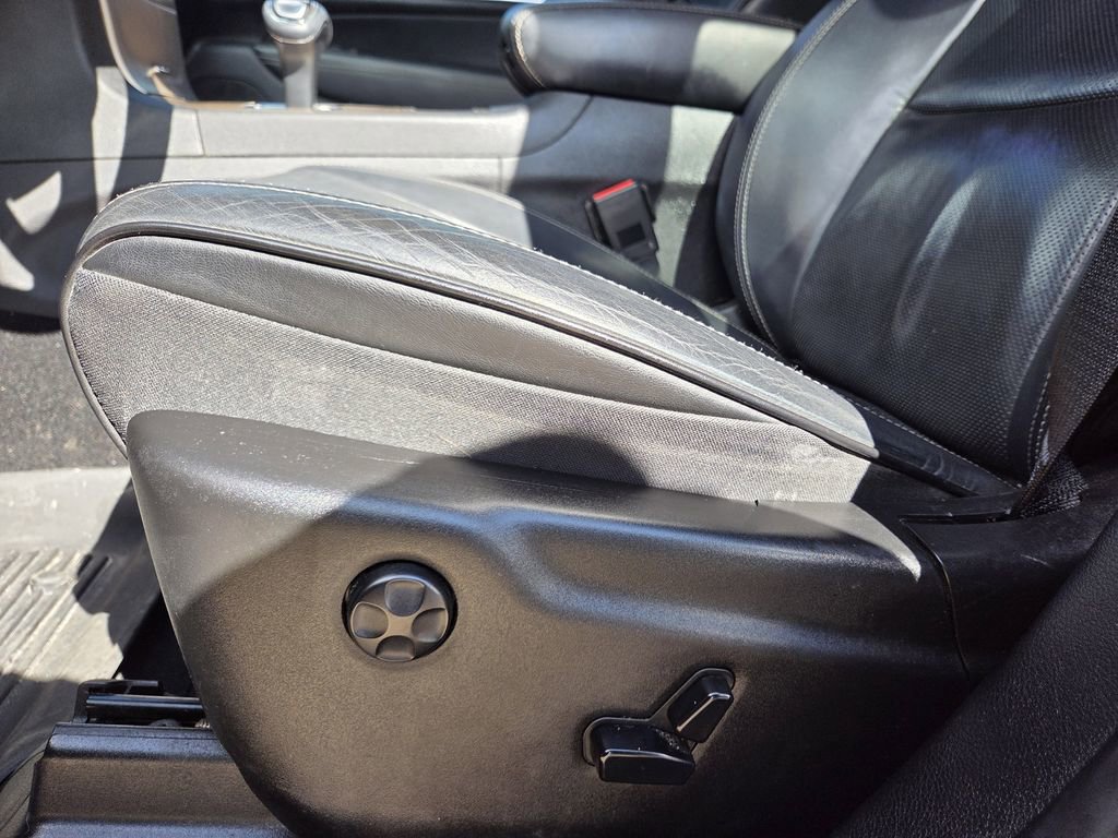 Used 2014 Jeep Grand Cherokee Overland image 16