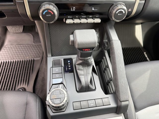 Certified 2025 Toyota Tacoma TRD Off-Road AWD/4WD image 30