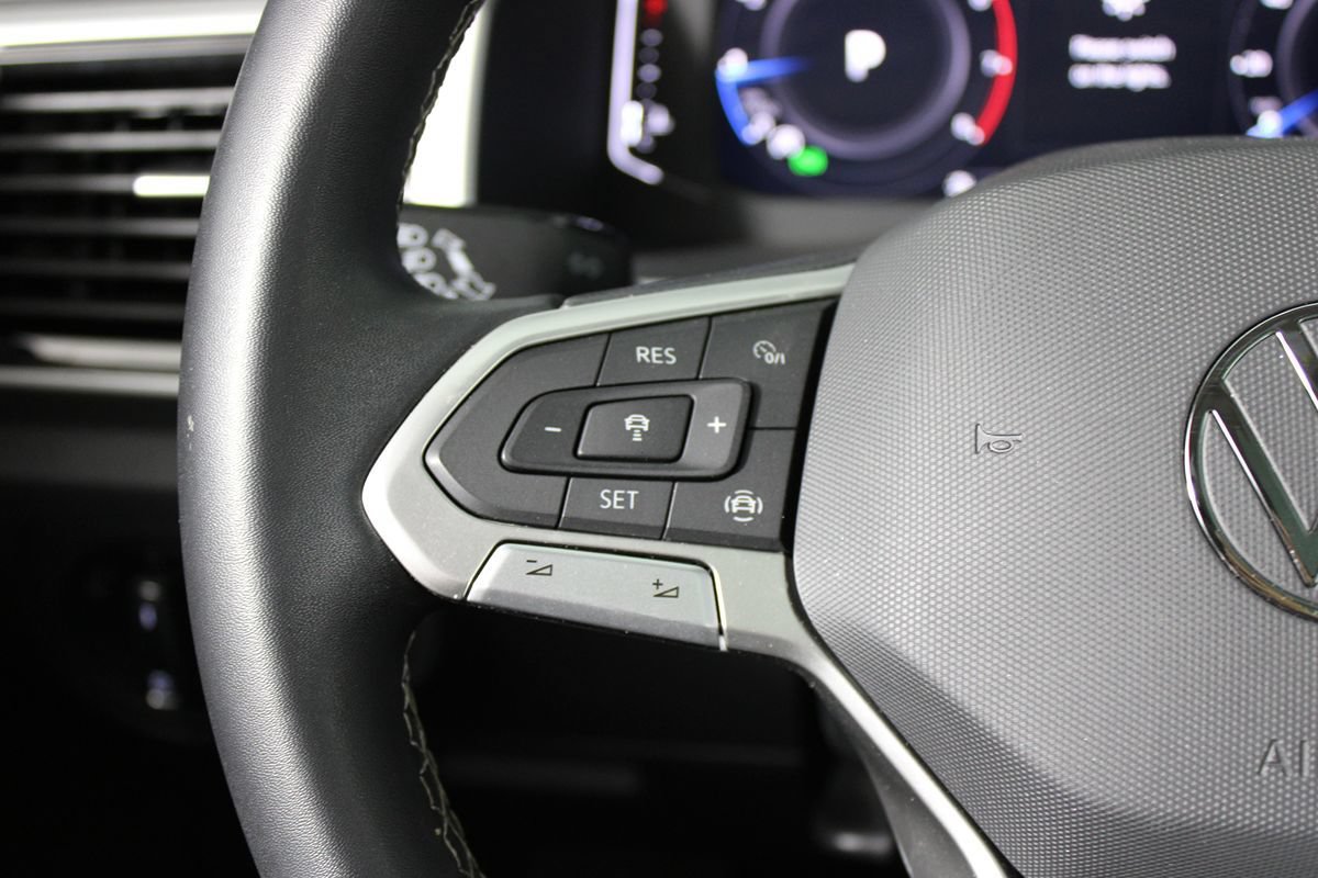 Used 2023 Volkswagen Atlas SE w/ Panoramic Sunroof Package FWD image 17
