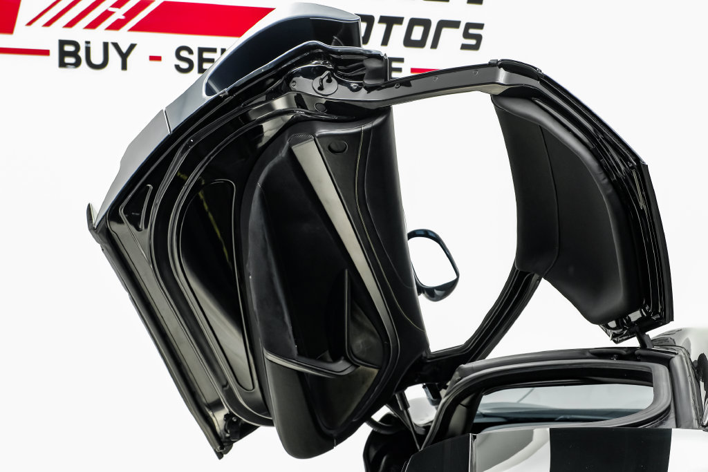 Used 2018 McLaren 720S Performance RWD image 33