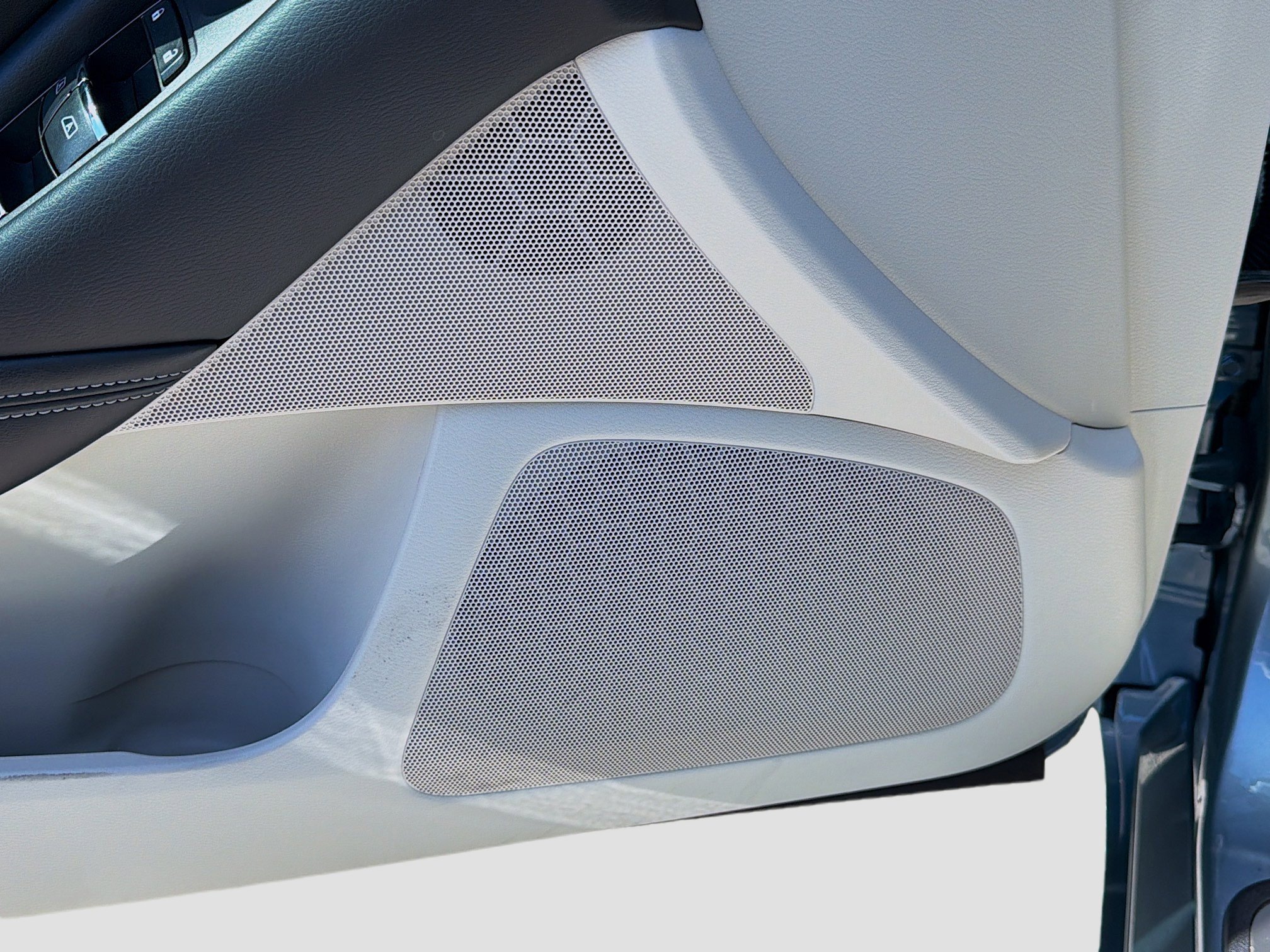 Used 2019 INFINITI Q50 Luxe w/ Essential Package (3.0T Luxe) image 23