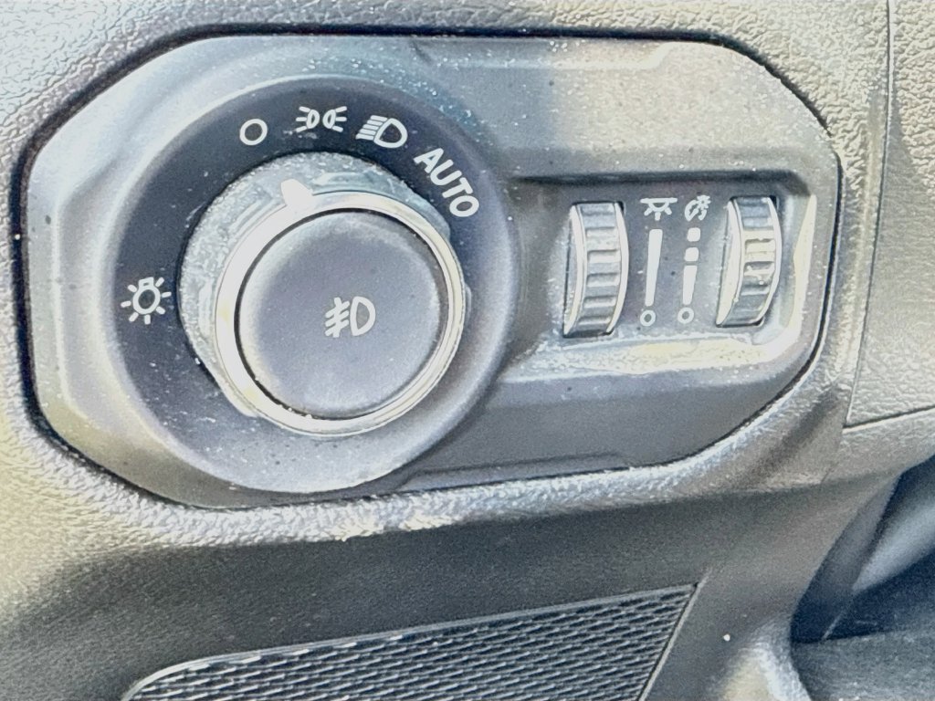 Certified 2022 Jeep Wrangler Unlimited Sport w/ Sun And Sound Package AWD/4WD image 11