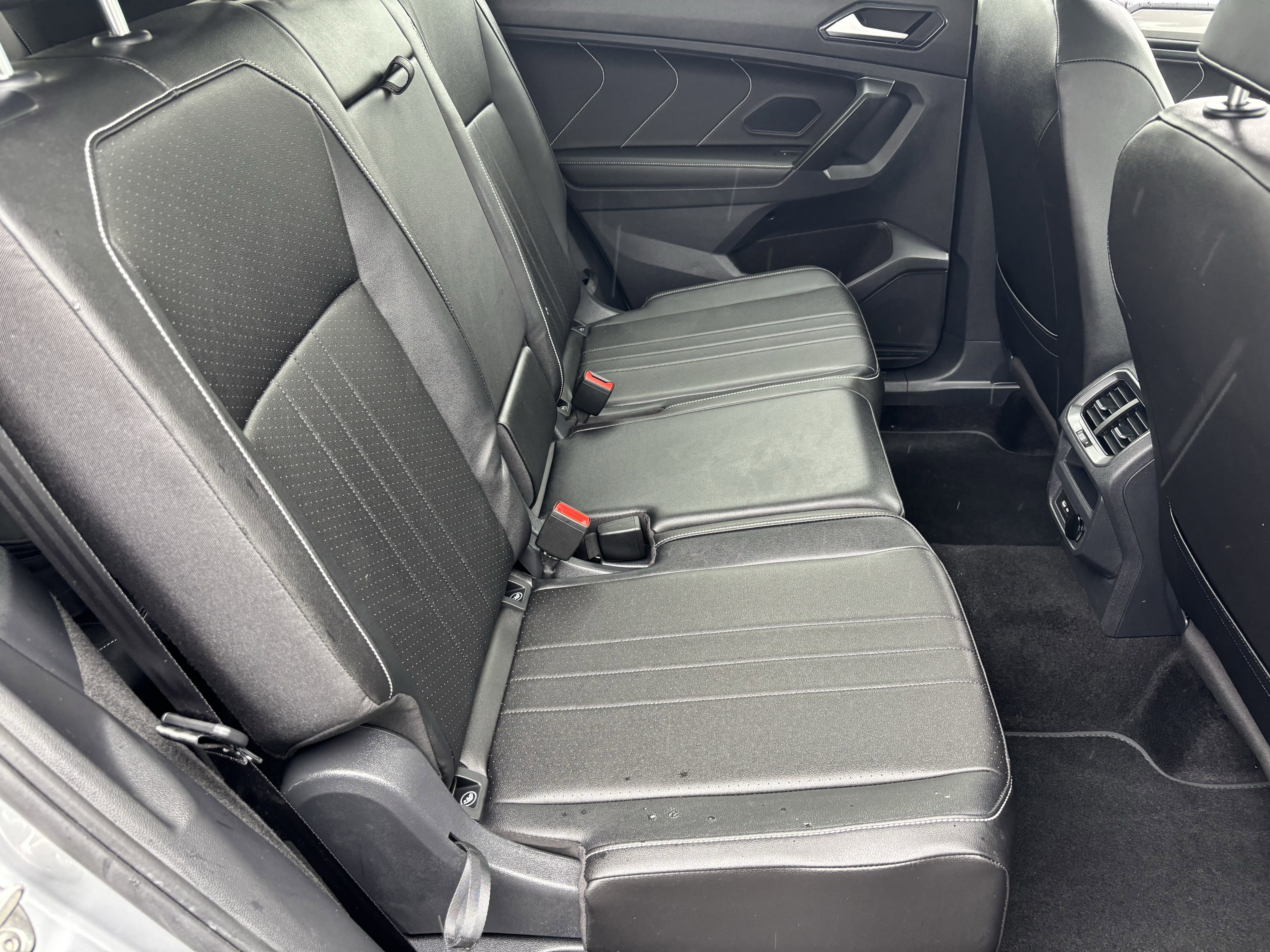 Certified 2023 Volkswagen Tiguan SE w/ Panoramic Sunroof Package image 9