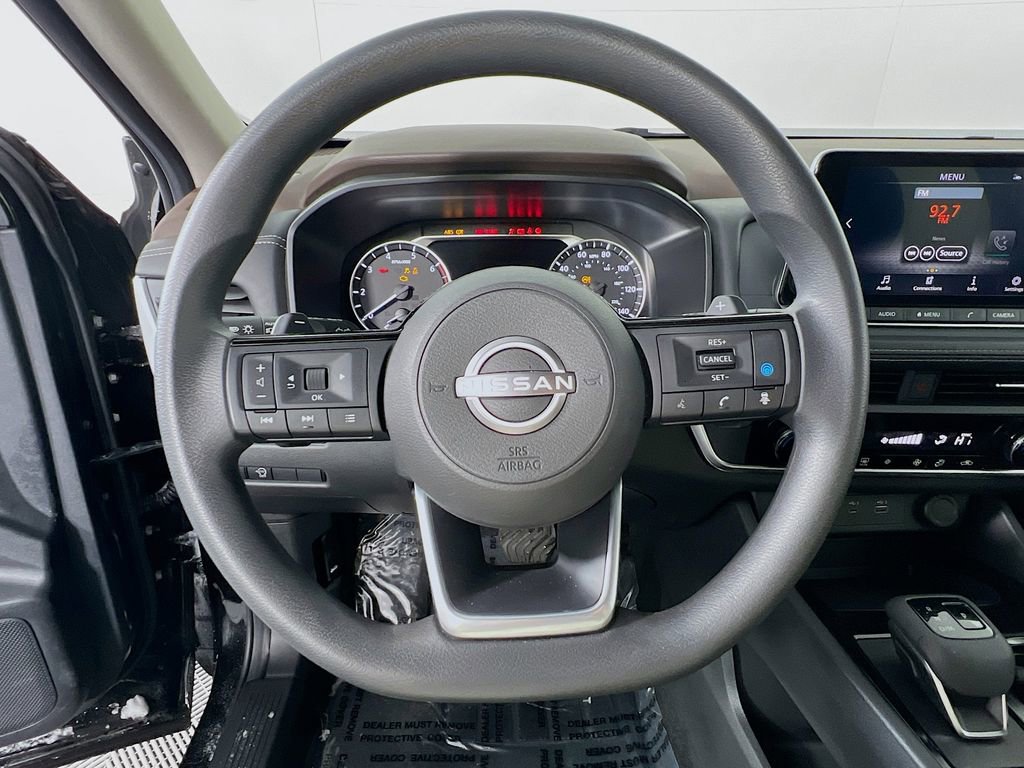 Used 2023 Nissan Rogue SV image 10