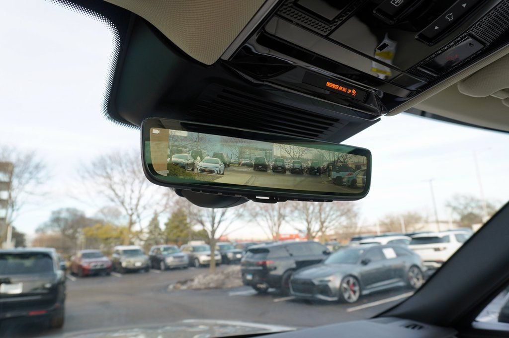 Used 2026 Land Rover Range Rover SE AWD/4WD image 18