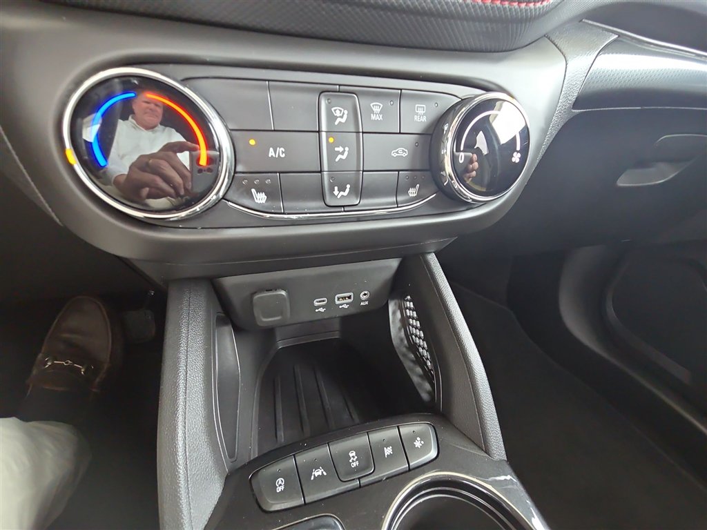 Used 2023 Chevrolet TrailBlazer RS FWD image 17