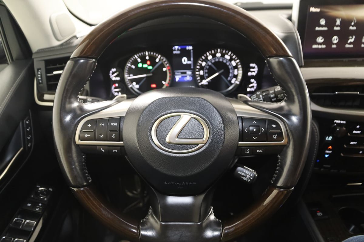 Used 2020 Lexus LX 570 4WD w/ Luxury Package image 40