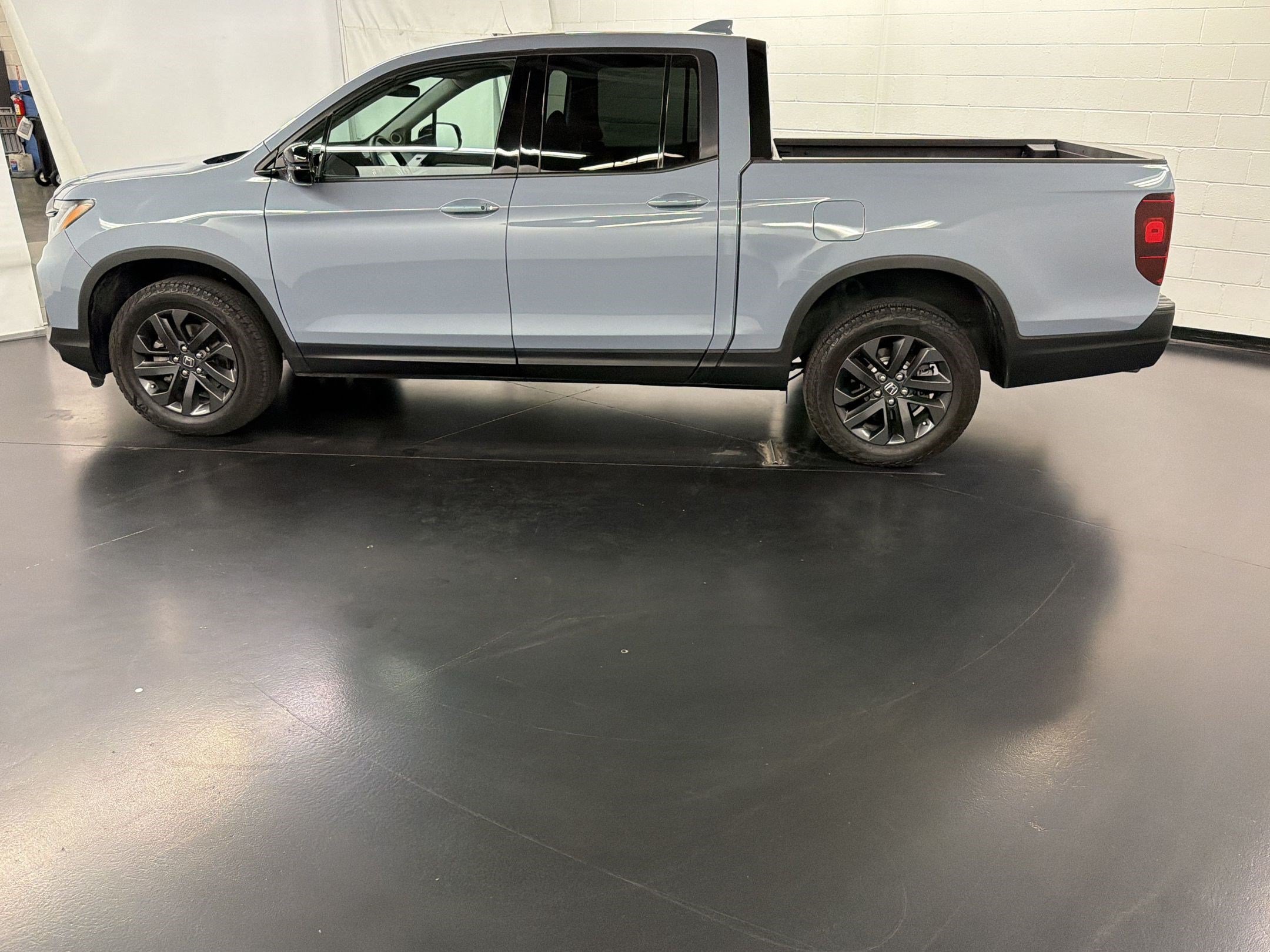 Certified 2023 Honda Ridgeline Sport image 2