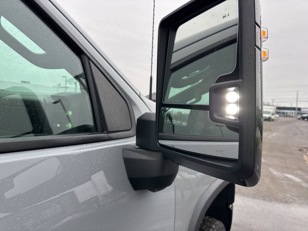 Used 2024 Chevrolet Silverado 2500 ZR2 w/ Technology Package image 14