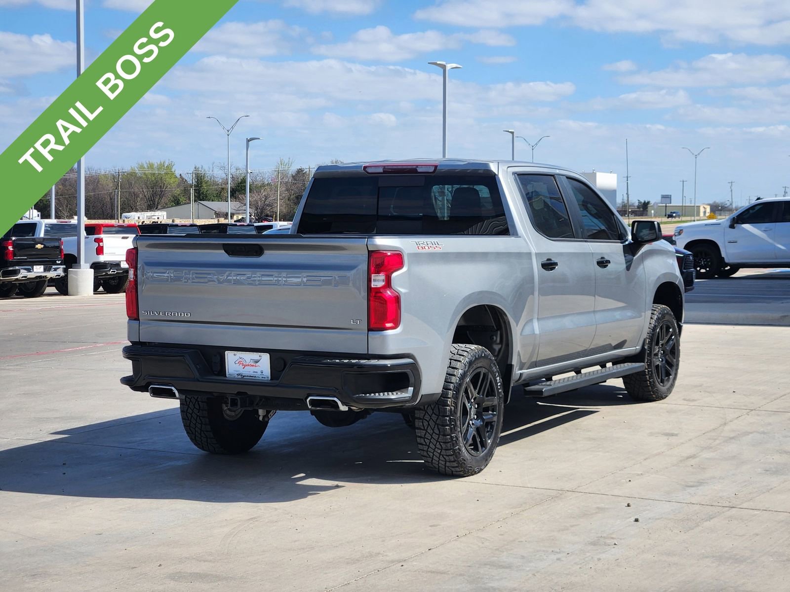 Used 2023 Chevrolet Silverado 1500 LT Trail Boss w/ Convenience Package II image 5