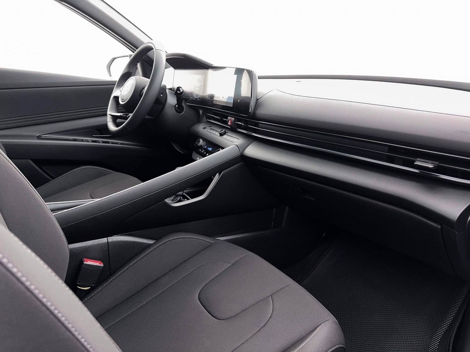 New 2026 Hyundai Elantra SEL FWD image 15