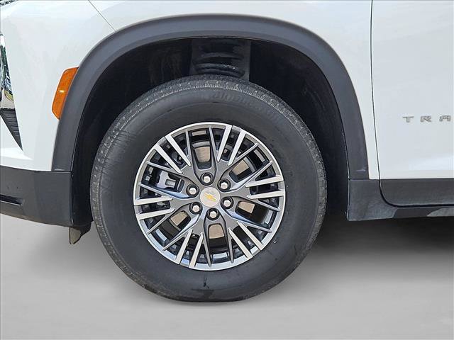 Used 2026 Chevrolet Traverse LT FWD image 22