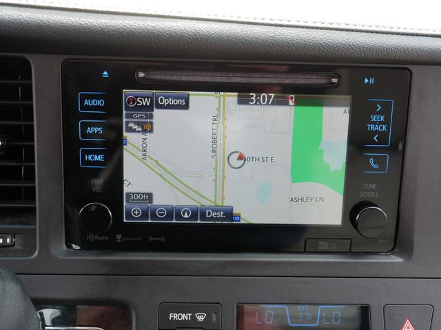 Used 2017 Toyota Sienna XLE image 36