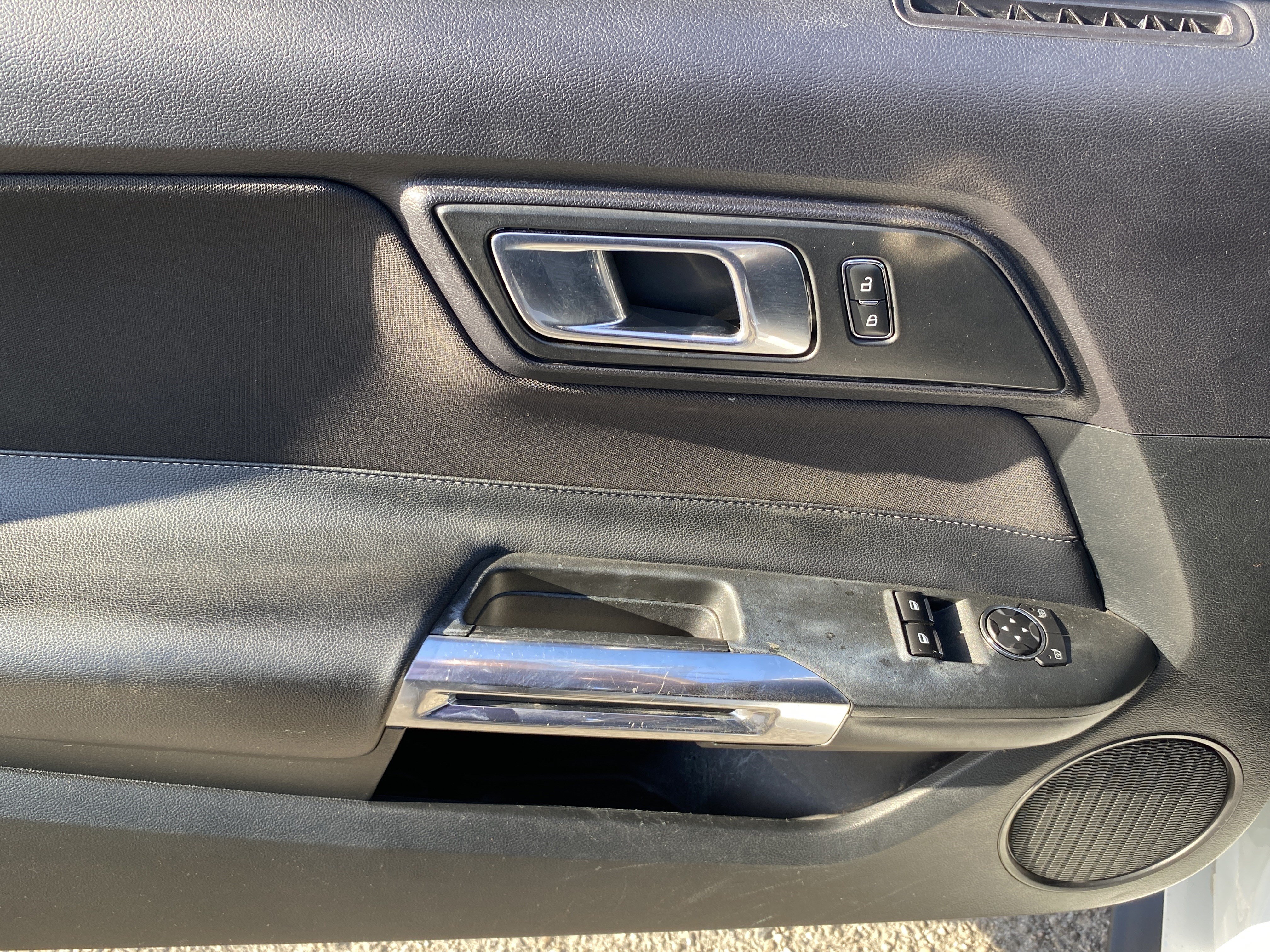 Used 2019 Ford Mustang Coupe RWD image 10