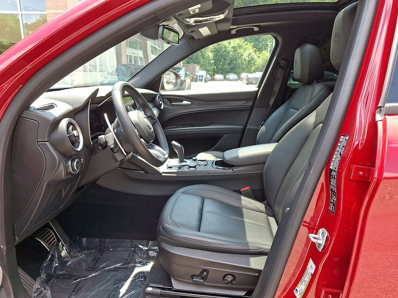 Used 2024 Alfa Romeo Stelvio Sprint image 11