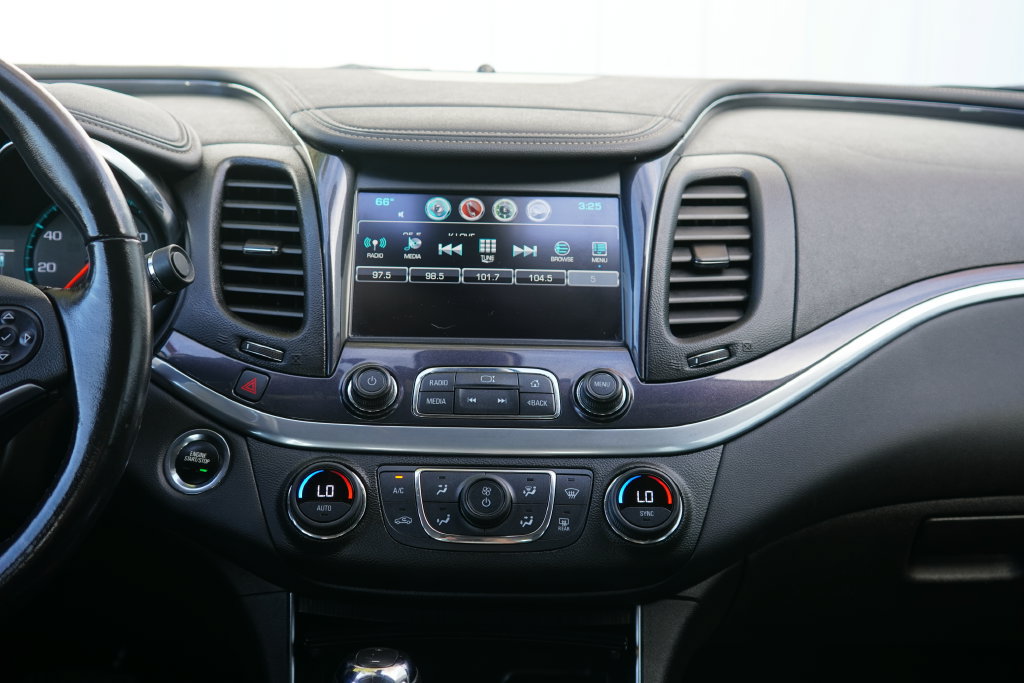 Used 2019 Chevrolet Impala LT FWD image 22
