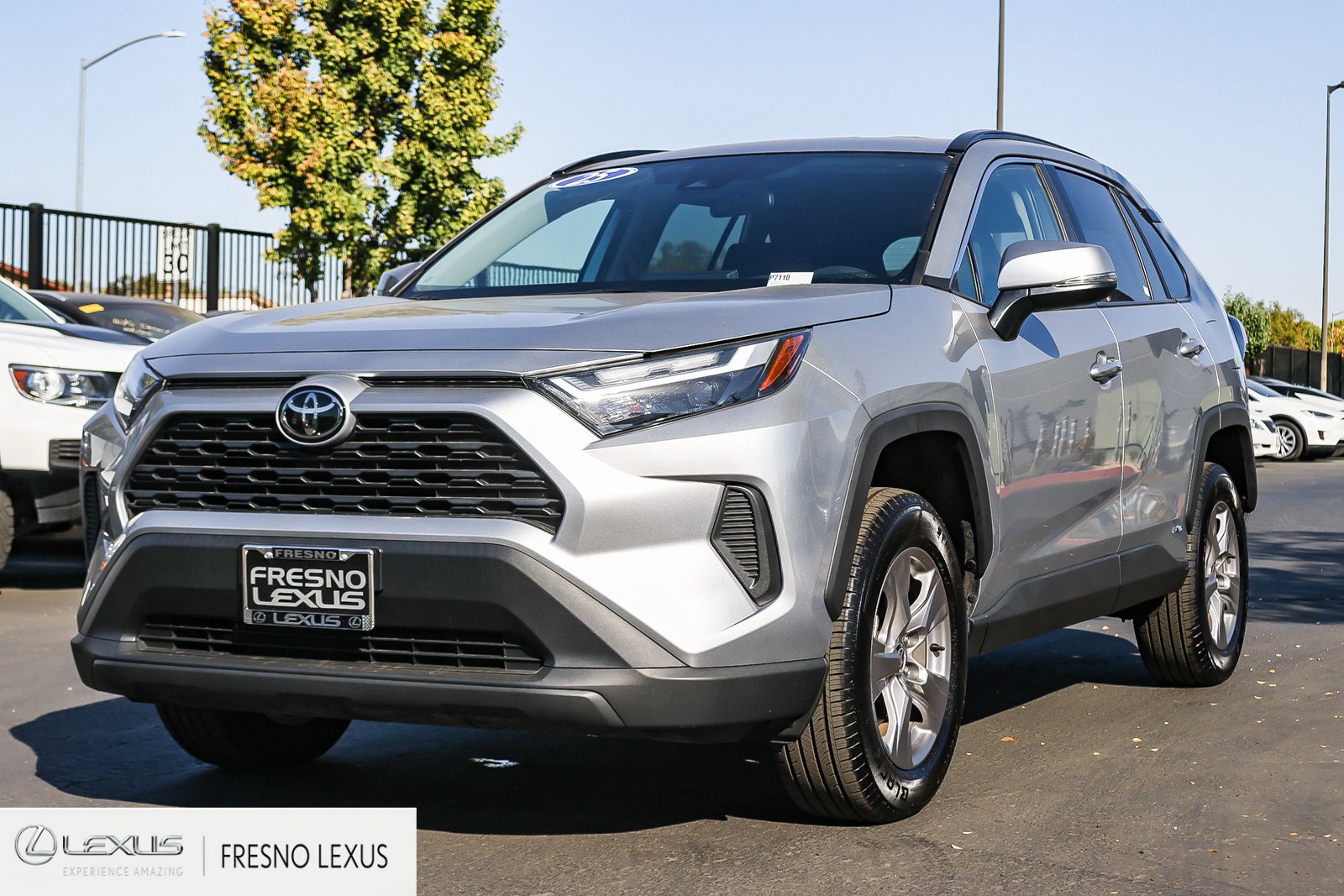 Used 2025 Toyota RAV4 LE AWD/4WD image 3