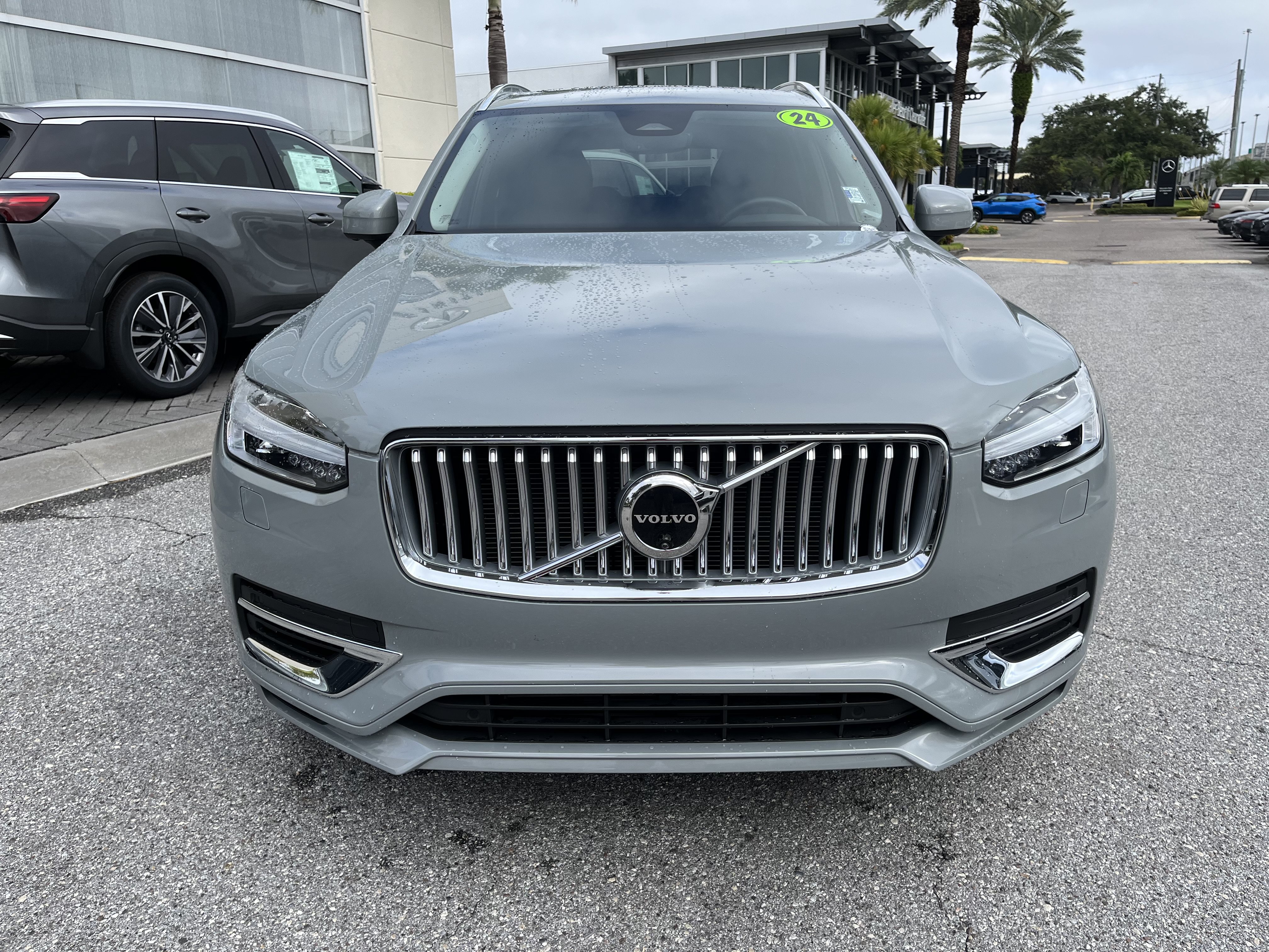 Used 2024 Volvo XC90 T8 Plus w/ Protection Package Premier AWD/4WD image 12