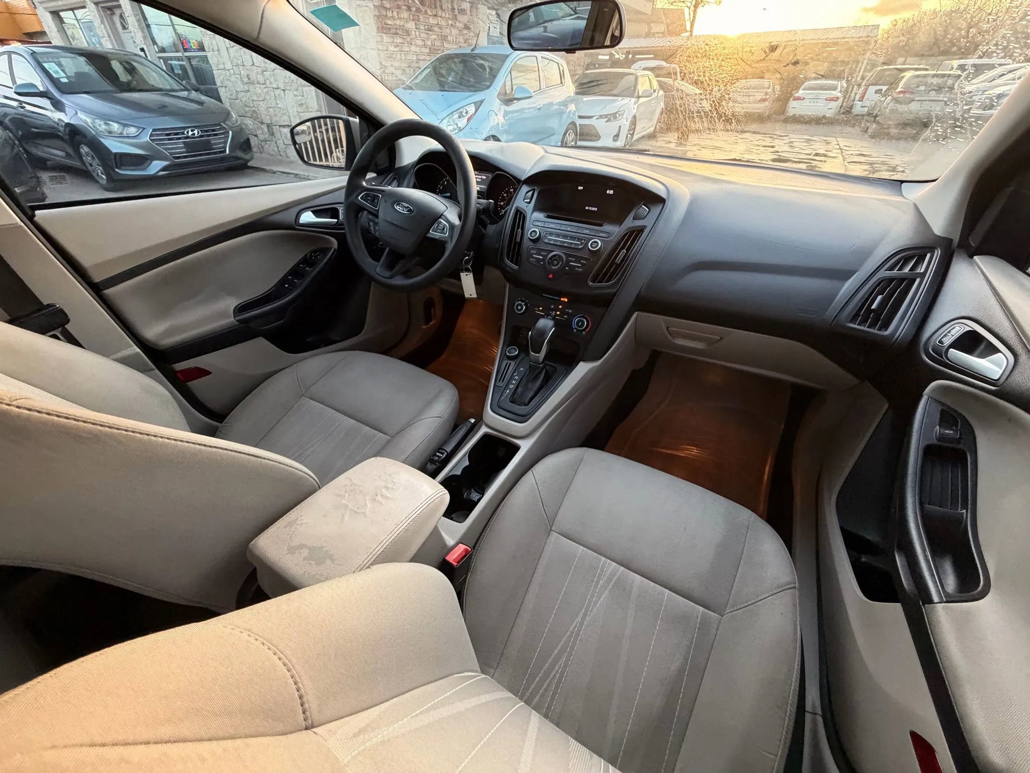 Used 2017 Ford Focus SE image 28
