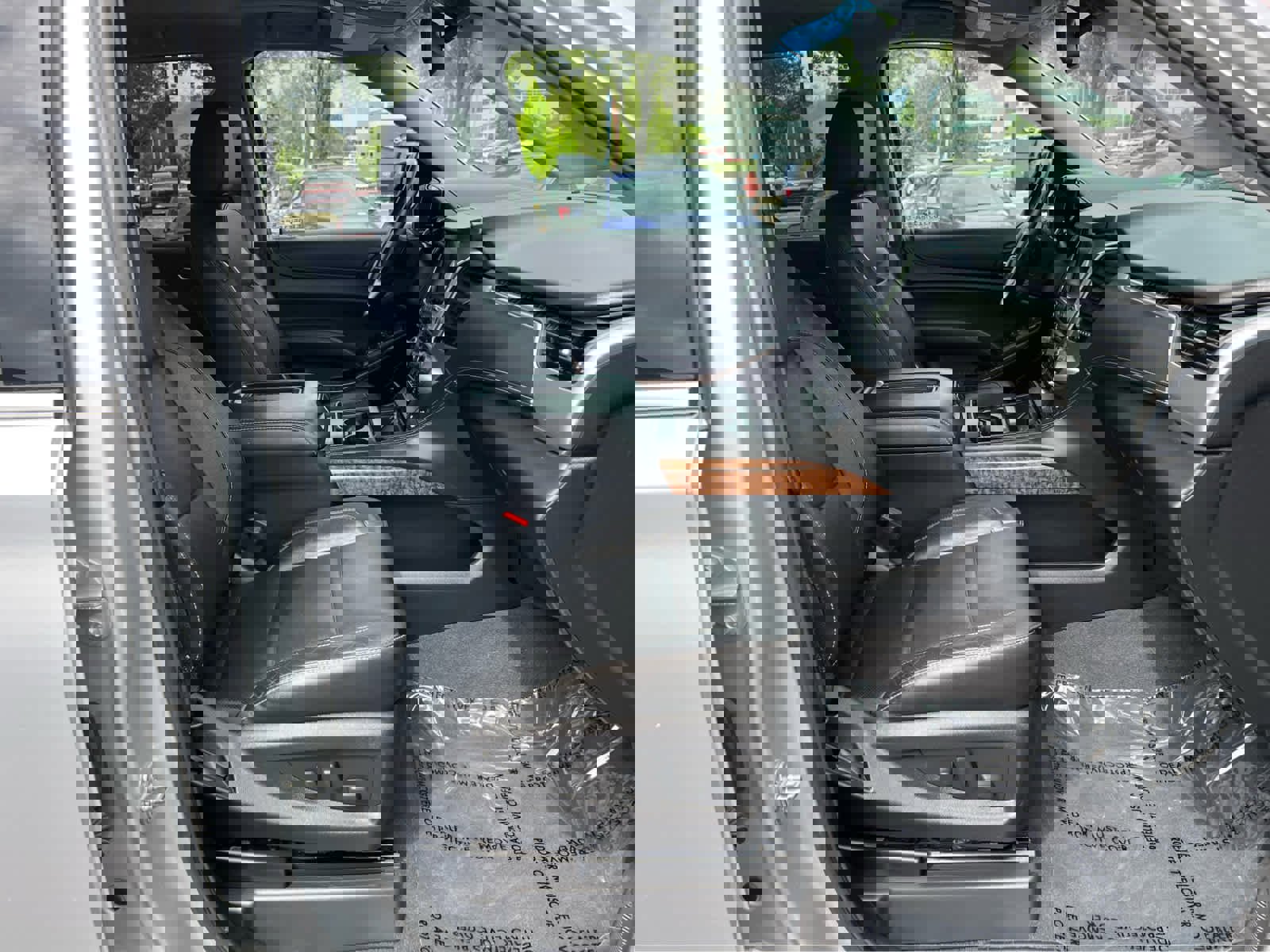 Used 2020 Chevrolet Suburban Premier image 17