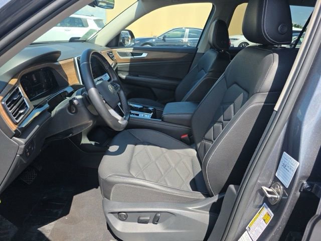Used 2025 Volkswagen Atlas SE AWD/4WD image 9