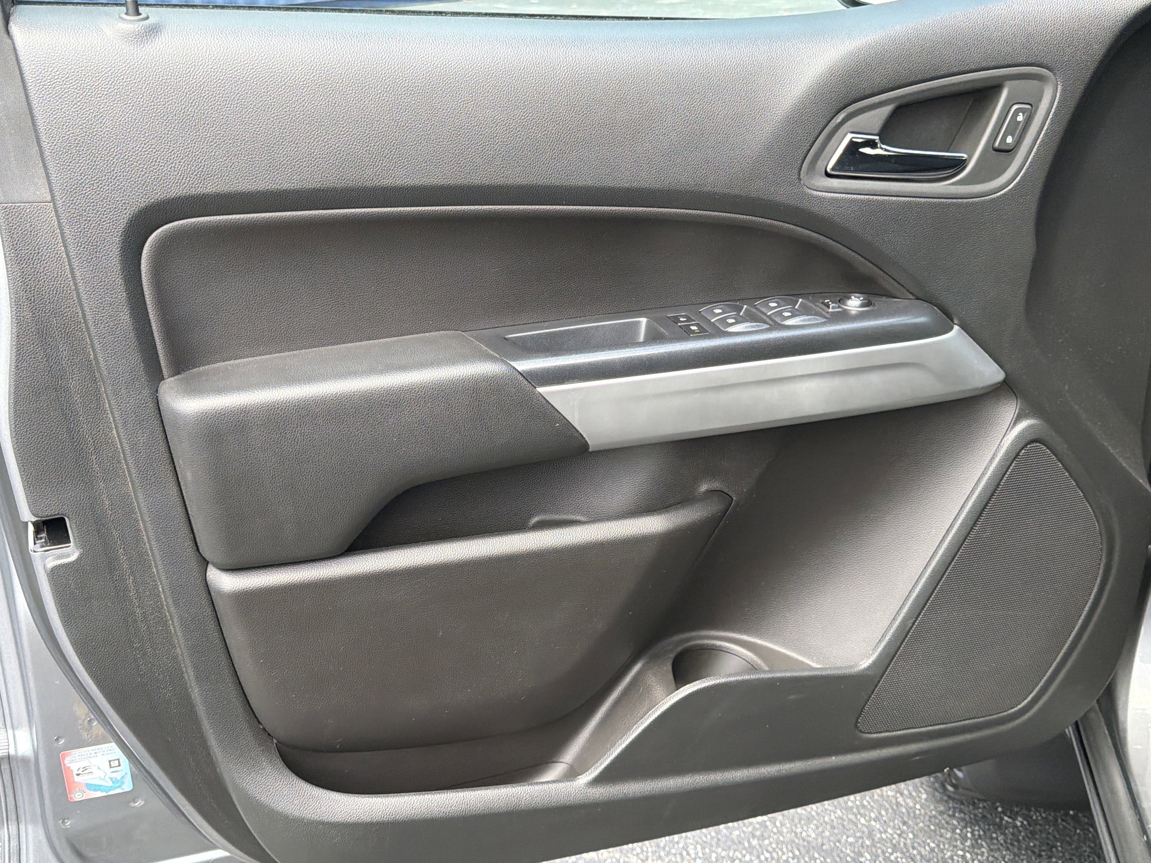 Used 2022 Chevrolet Colorado LT AWD/4WD image 10