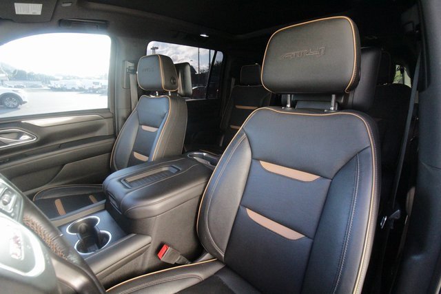 Used 2023 GMC Yukon XL AT4 w/ Technology Package image 10