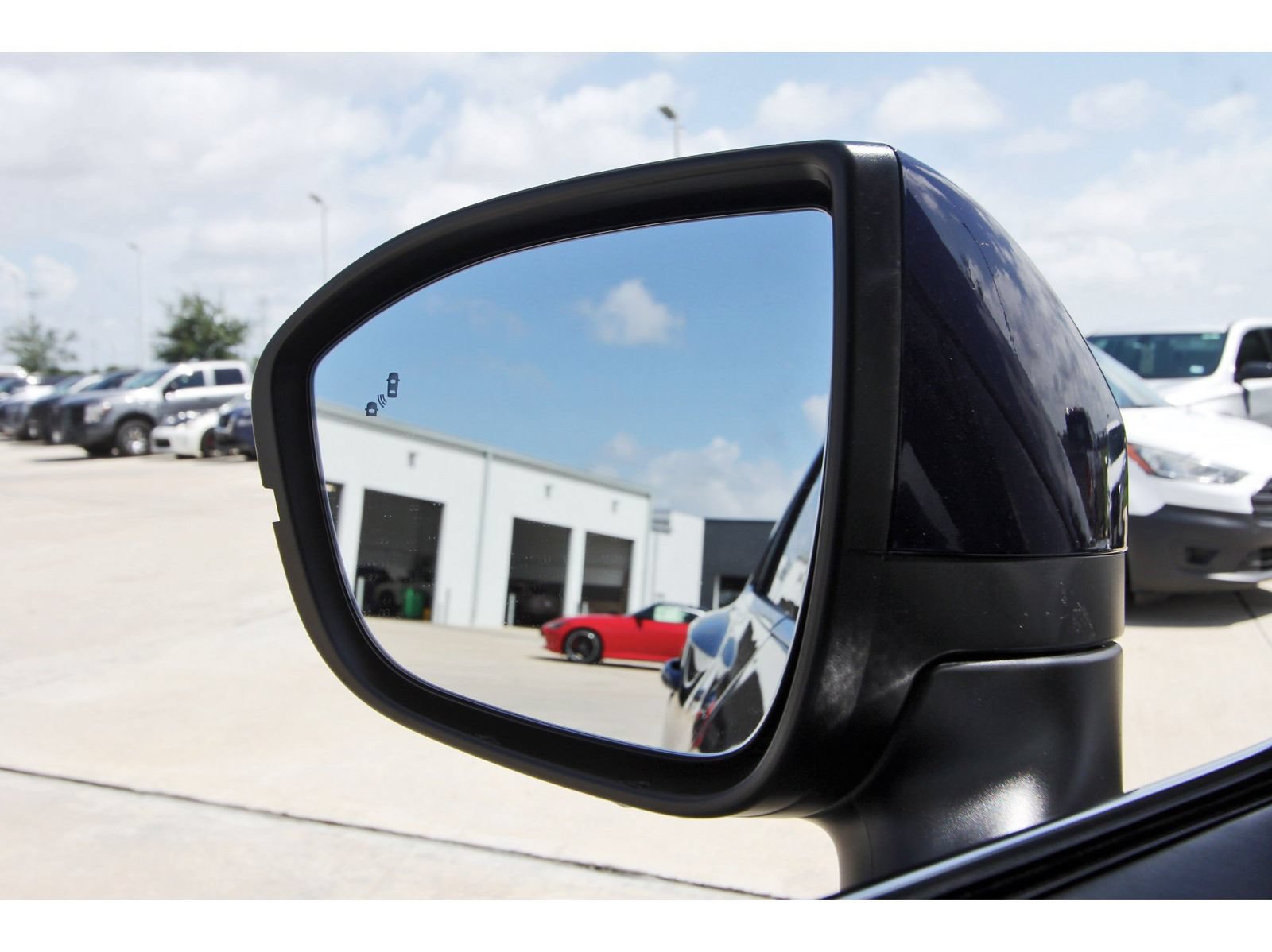 Certified 2025 Nissan Pathfinder SV FWD image 11