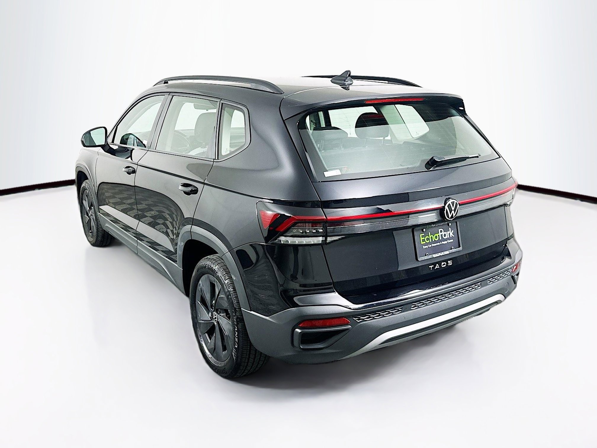 Used 2025 Volkswagen Taos S FWD image 5