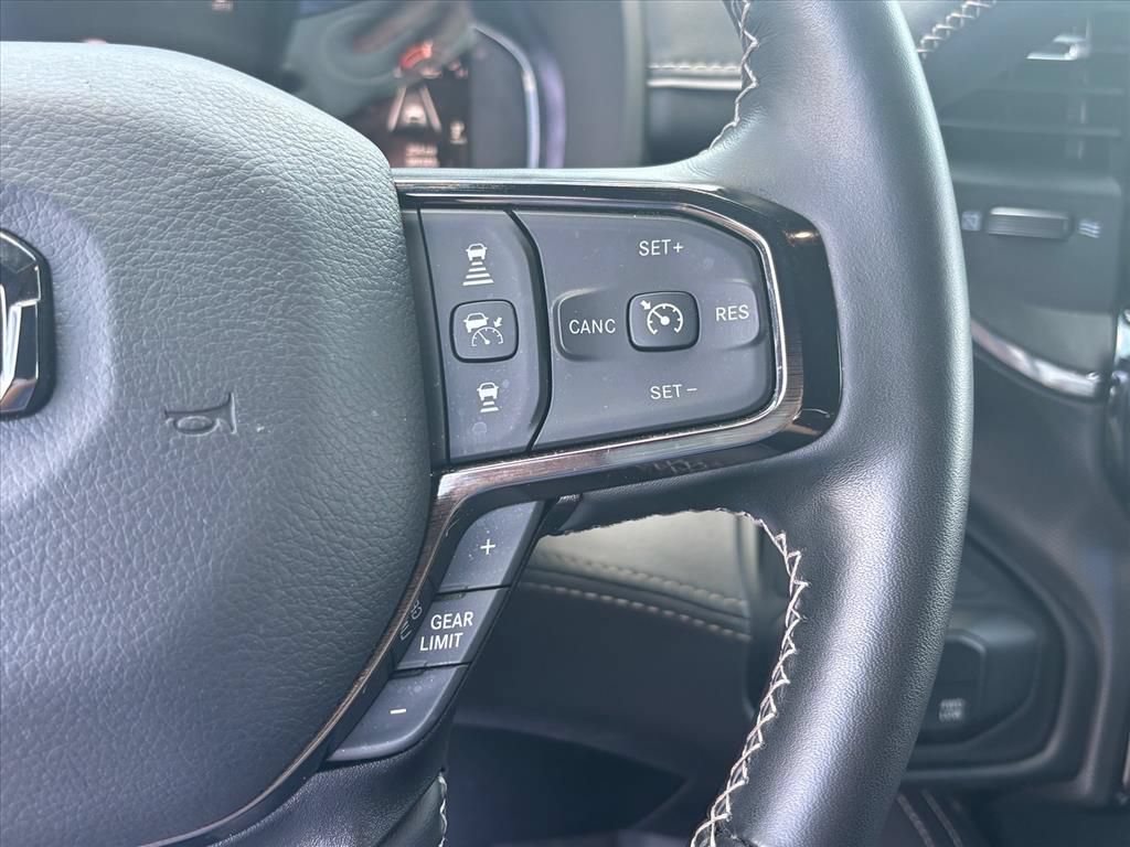 Used 2025 RAM 3500 Limited AWD/4WD image 18