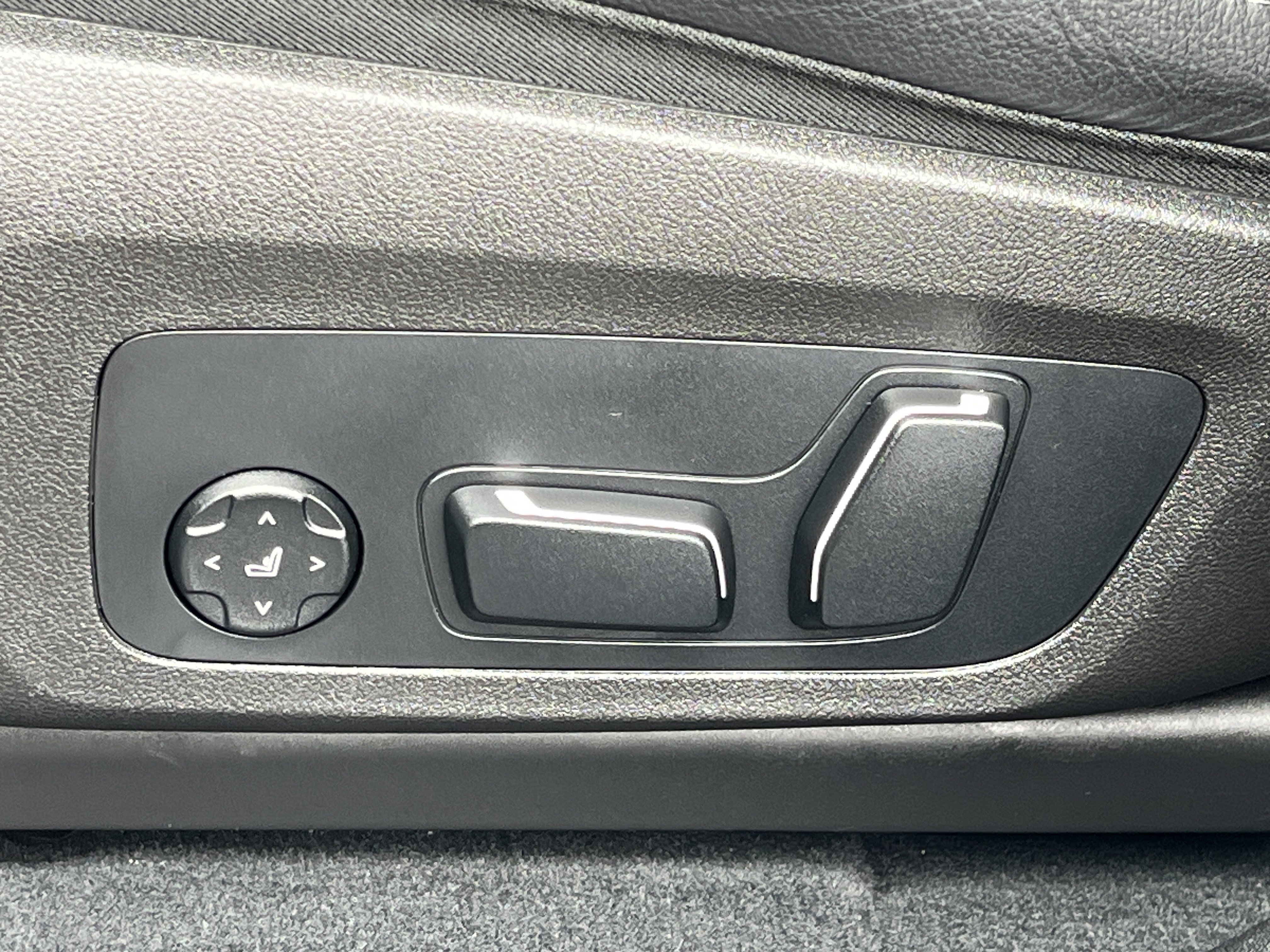 Used 2025 BMW X4 xDrive30i image 20