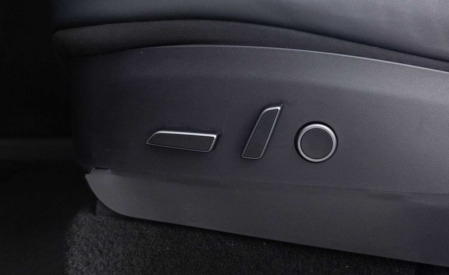 Used 2021 Tesla Model Y Long Range image 17