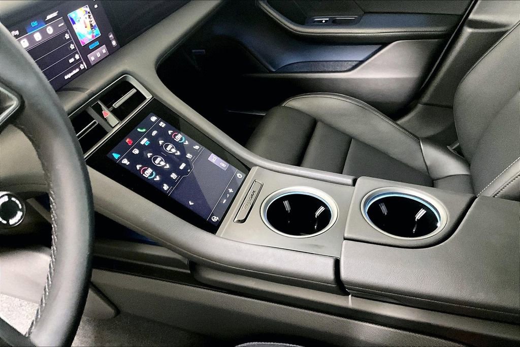 Used 2025 Porsche Taycan image 13