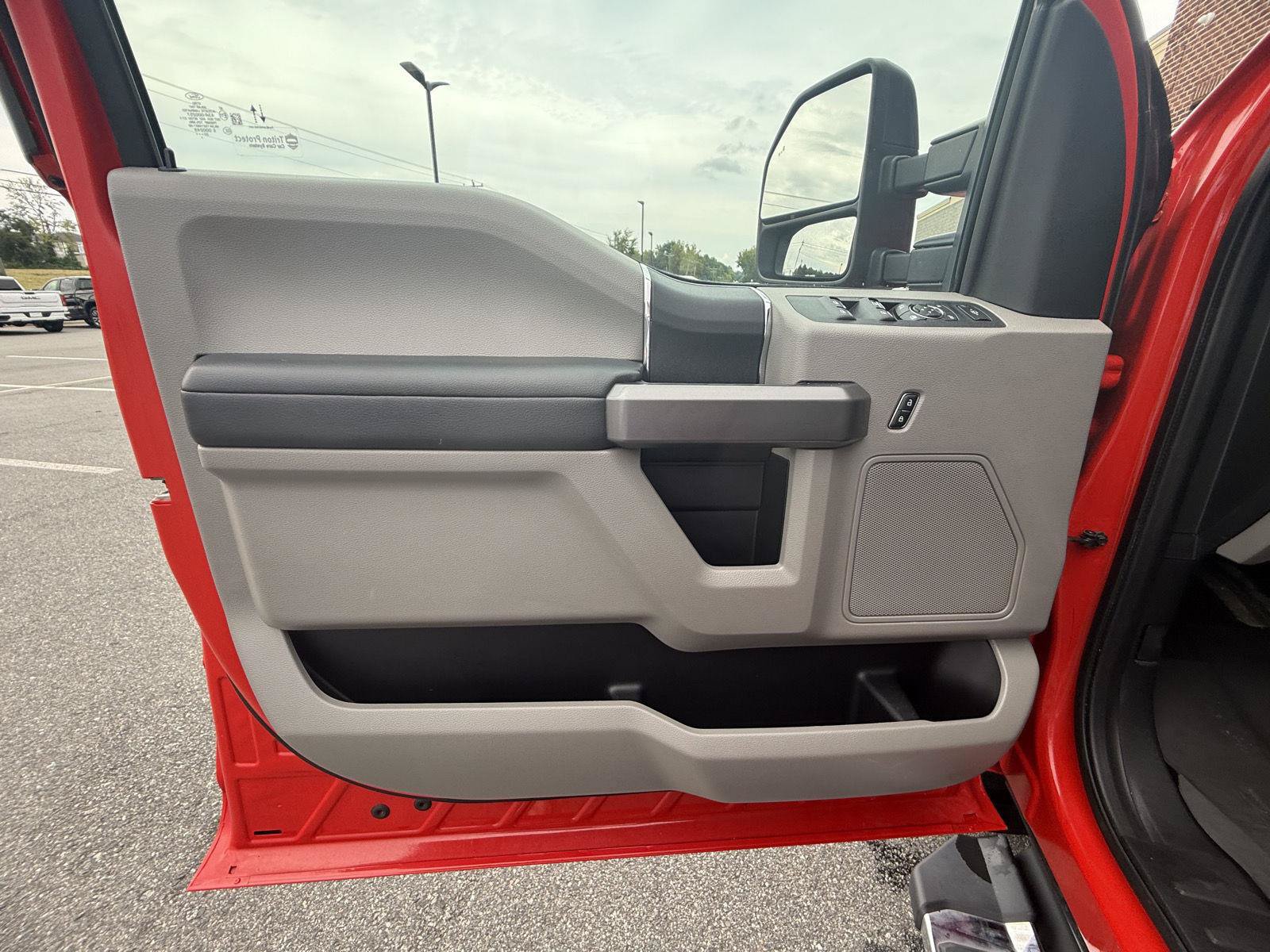 Used 2021 Ford F350 XLT w/ XLT Value Package RWD image 15
