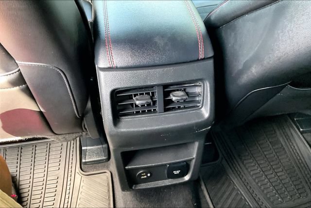 Used 2021 Ford Edge ST-Line FWD image 30