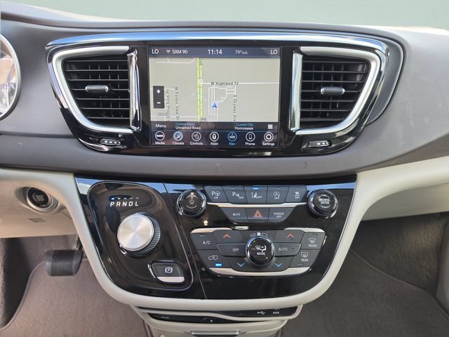 Used 2020 Chrysler Pacifica Touring-L Plus FWD image 30