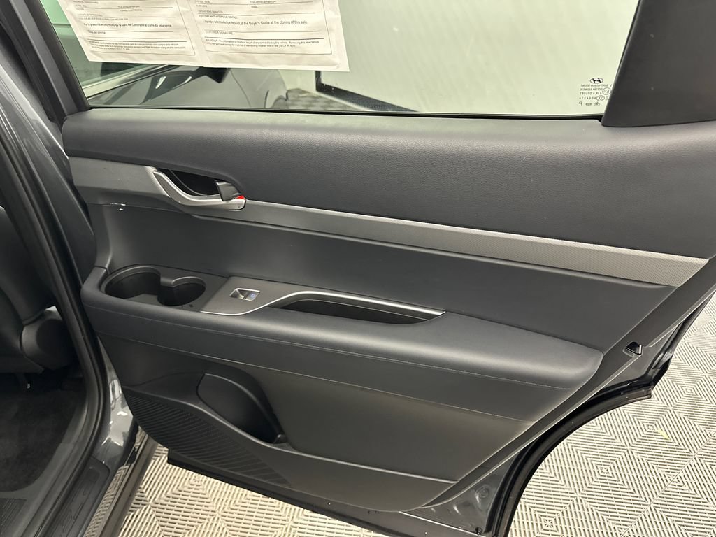 Used 2025 Hyundai Palisade SEL FWD image 17