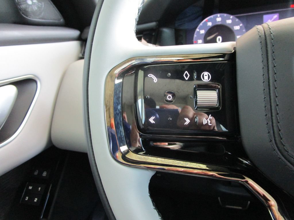 Used 2026 Land Rover Range Rover Velar Dynamic SE AWD/4WD image 34