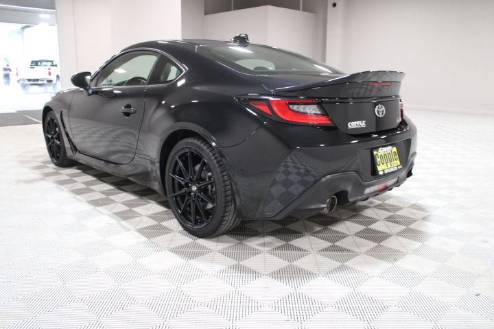 Used 2024 Toyota GR86 Premium RWD image 8