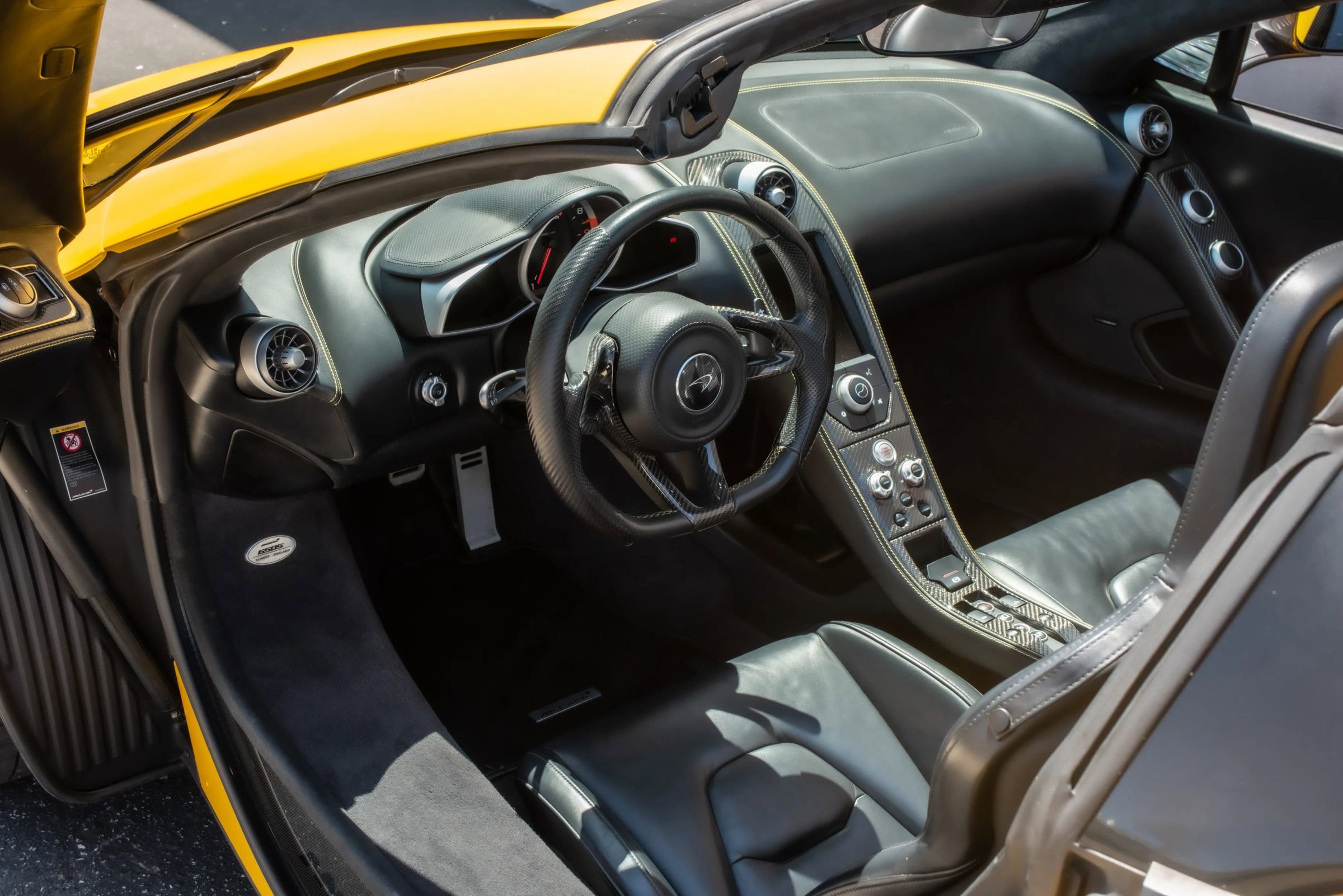 Used 2015 McLaren 650S Spider image 10