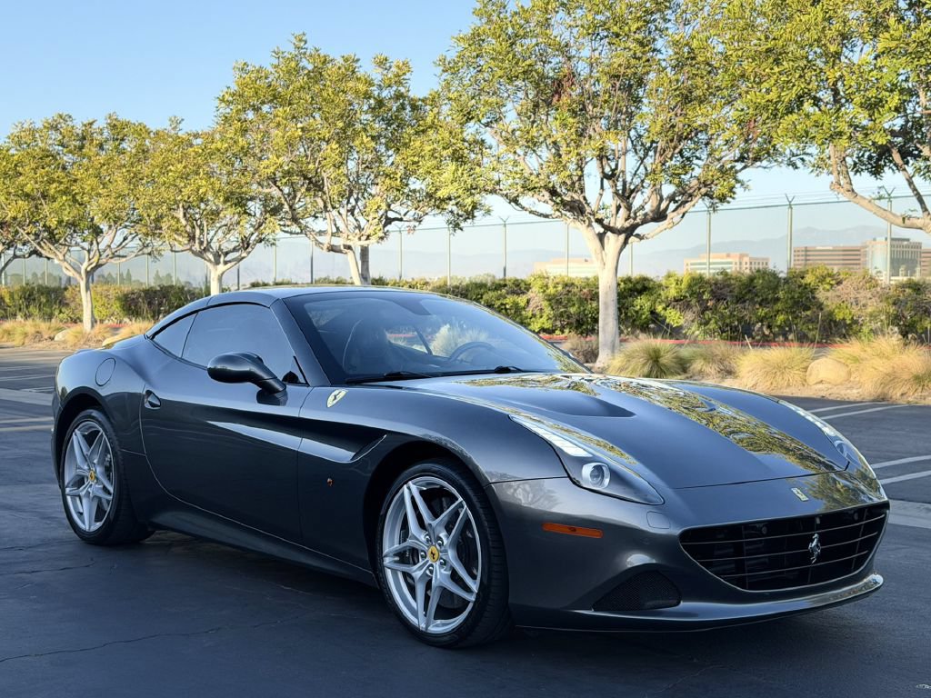 Used 2016 Ferrari California T RWD image 17