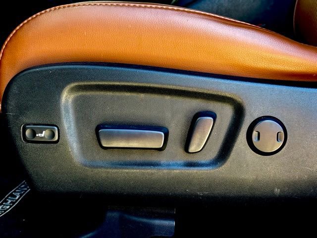 Used 2017 Toyota Highlander Limited Platinum w/ Carpet Mat Package image 17