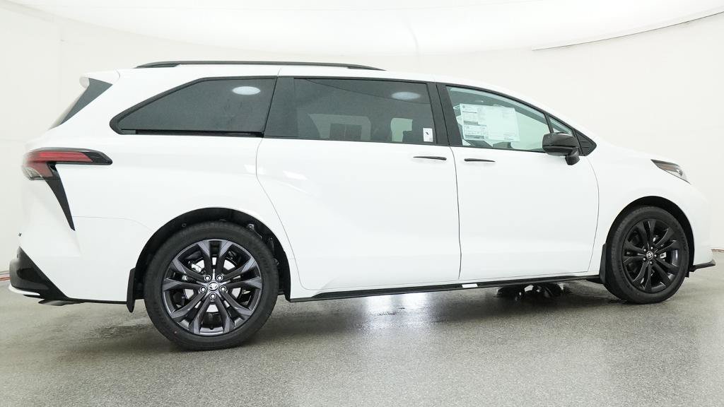 New 2026 Toyota Sienna XSE FWD image 29